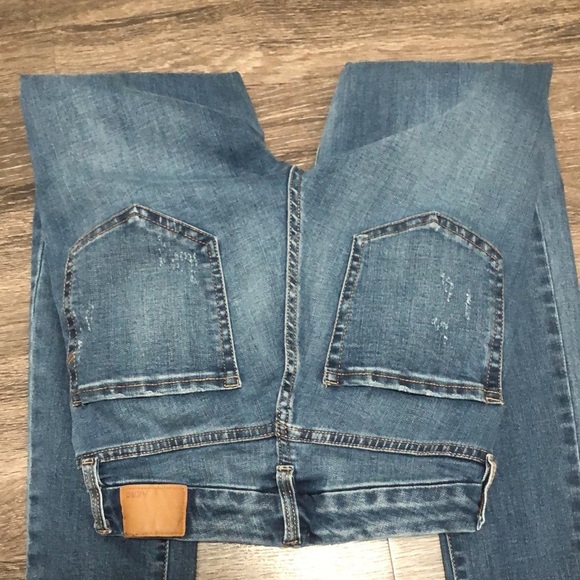 AERO High Rise Curvy Distressed Skinny Jeans - Size 2 - Picture 5 of 5